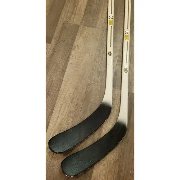 2 Vintage Bauer Nike One 20 Hockey Stick Right Handed Junior Flex 52 P92 Lindros - Picture 2 of 10